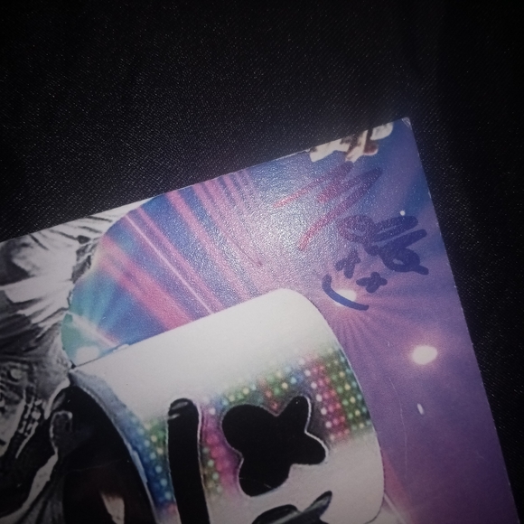 Authentic MARSHMELLOW autographed fan card - Picture 2 of 3